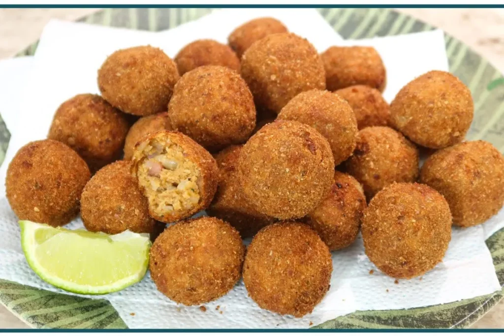 Um Petisco Diferente, Simples E Delicioso: Bolinho De Feijão Com Calabresa 7 Bolinho De Feijão