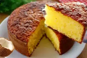 Bolo cocada macio e molhadinho com muito coco