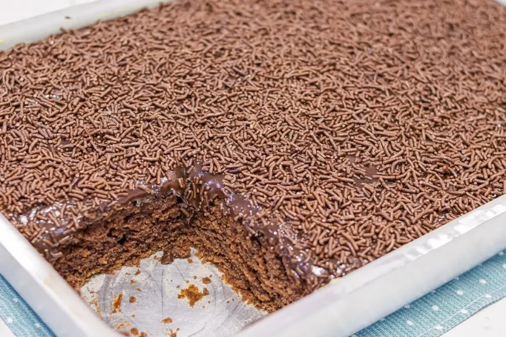 Bolo De Chocolate Com Nescau Que Derrete Na Boca E Não Leva Leite Condensado Na Cobertura 7 Bolo De Chocolate Com Nescau