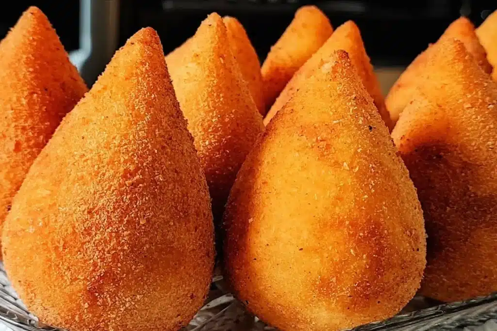 Coxinha De Mandioca Crocante Por Fora E Cremosa Por Dentro: Irresistível! 7 Coxinha De Mandioca