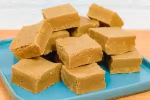 Doce de leite de corte que derrete na boca e lembra festa de interior