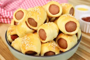 Enroladinho de salsicha fácil: um lanche perfeito para o dia a dia ou festas