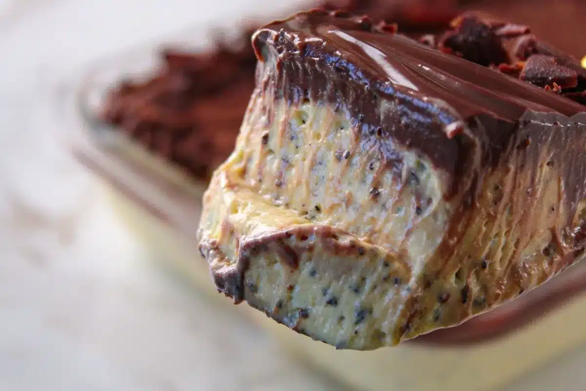 Mousse de maracujá com chocolate