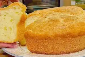 Pão de queijo tradicional de liquidificador: rápido, prático e irresistível