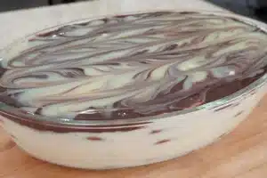 Pavê de prestígio fácil e gelado: a combinação perfeita de chocolate e coco