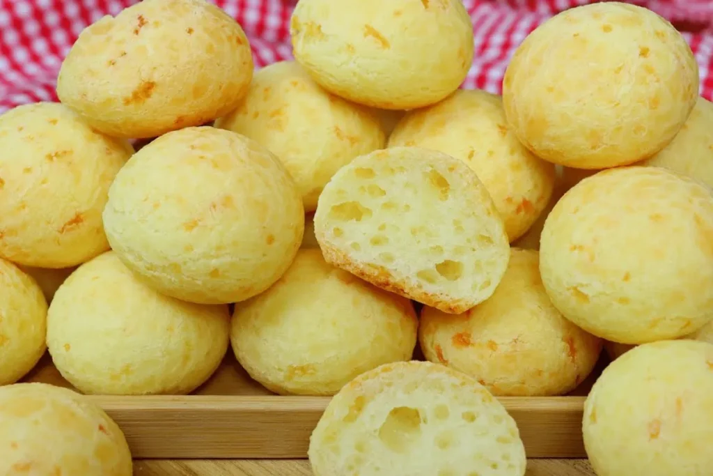 Esse Pão De Queijo Caseiro Vai Deixar Seu Café Da Manhã Com Sabor De Padaria Mineira 7 Pão De Queijo Caseiro