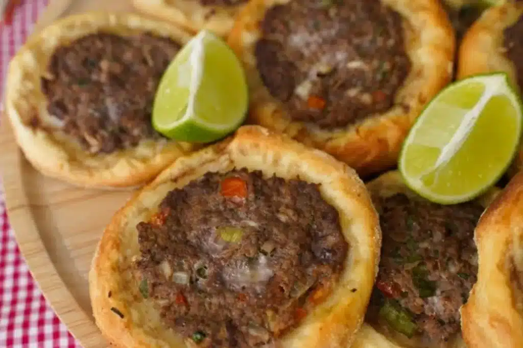 Esfiha Aberta Mais Gostosa Que De Padaria - Acabou De Sair Do Forno! 7 Esfiha Aberta