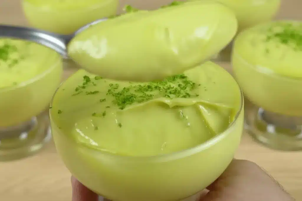 Sobremesa De Abacate Que Vai Fazer Sua Mãe Se Apaixonar: O Presente Perfeito Para O Dia Das Mães Que É Puro Amor Em Forma De Doce! 7 Sobremesa De Abacate