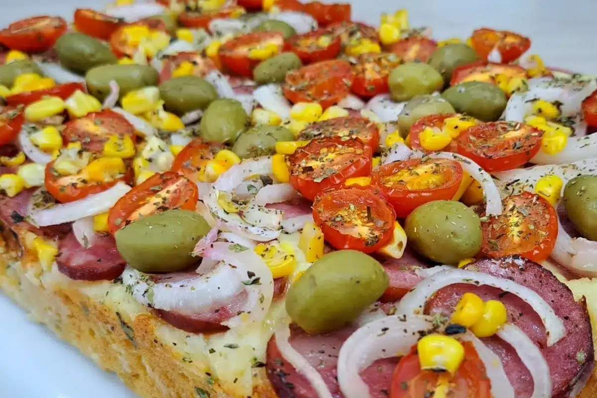 Torta com massa de iogurte